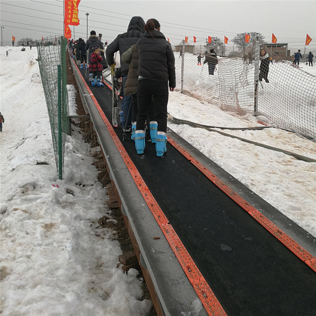 景区滑雪魔毯参数介绍 滑雪场输送设备滑雪魔毯厂家